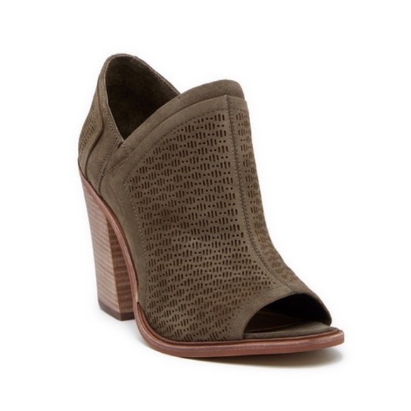 Vince Camuto Tornado 01 Karini Booties - Picture 3 of 13